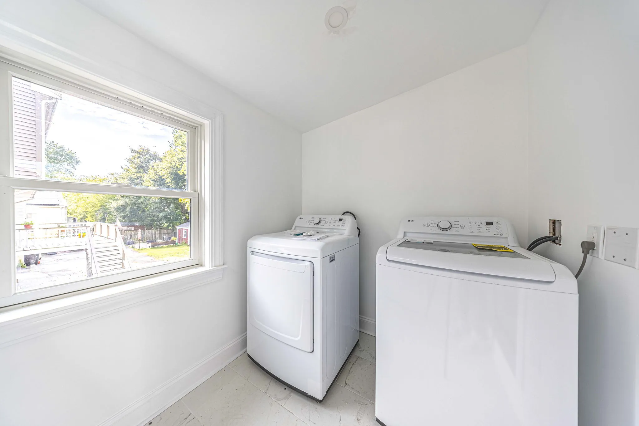 3 bed, 1 bath apartment for rent at 32 Villa St Unit 1, Cedarwood — photo 13 of 17