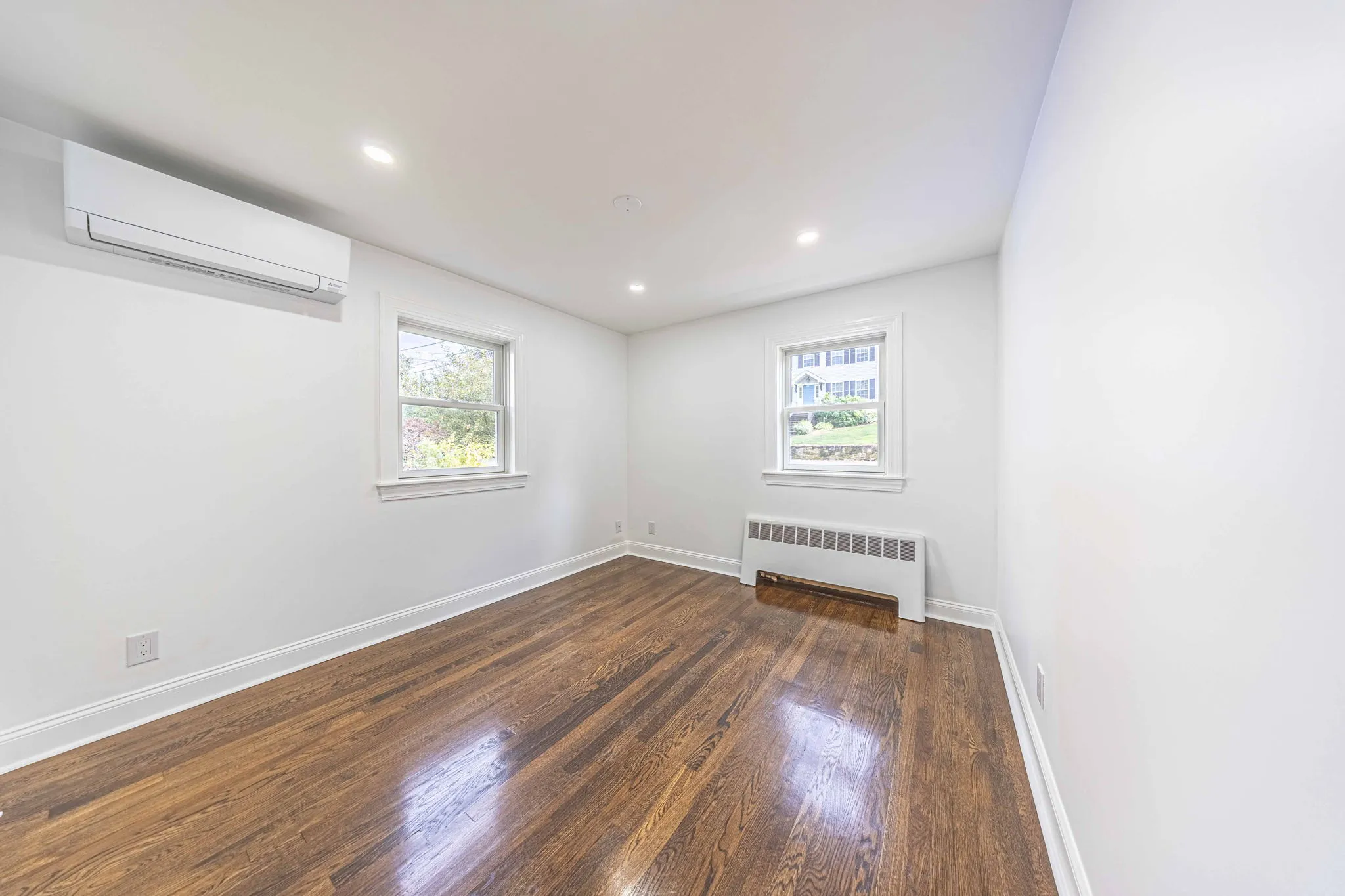 3 bed, 1 bath apartment for rent at 32 Villa St Unit 1, Cedarwood — photo 11 of 17