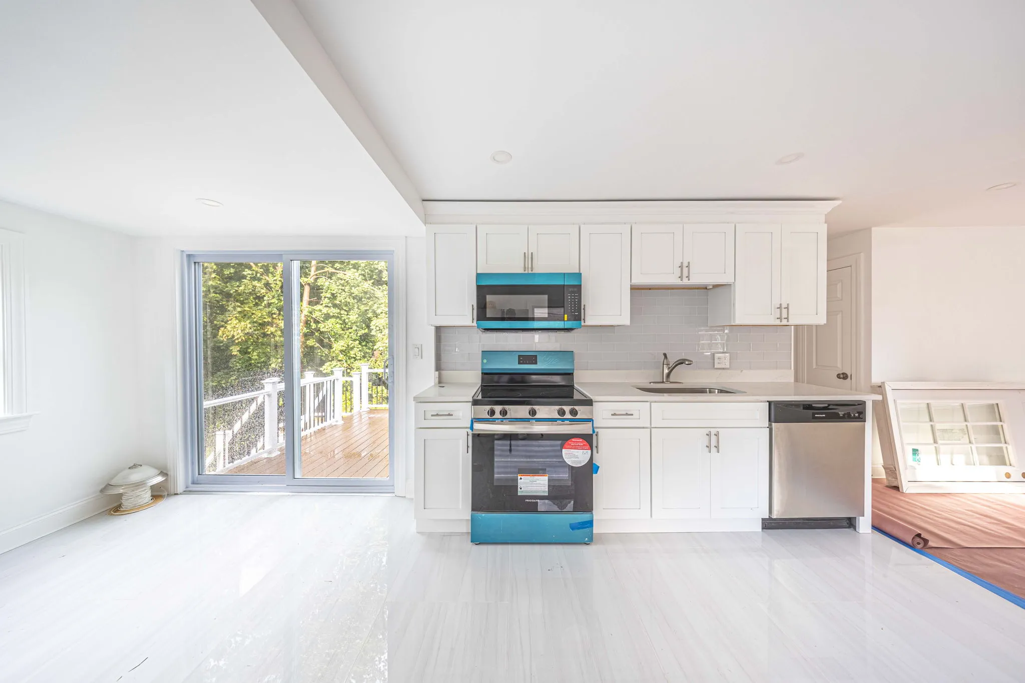 3 bed, 1 bath apartment for rent at 32 Villa St Unit 1, Cedarwood — photo 2 of 17