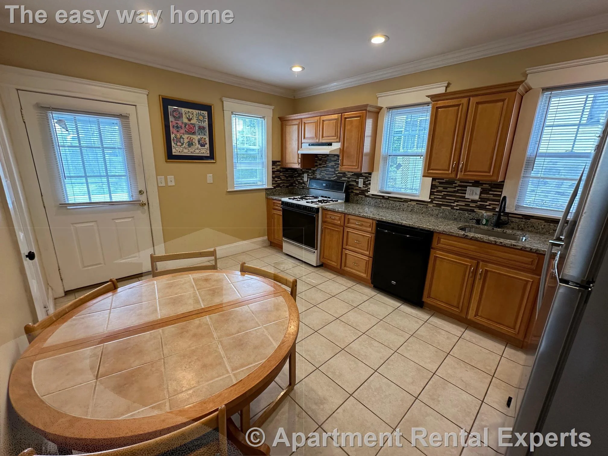 1 bed, 1 bath apartment for rent at 32 Walnut St, Arlington Heights — photo 2 of 8