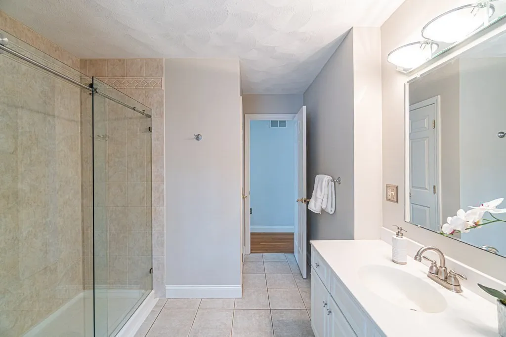 3 bed, 2 bath apartment for rent at 32 Waltham St, Woburn — photo 15 of 25