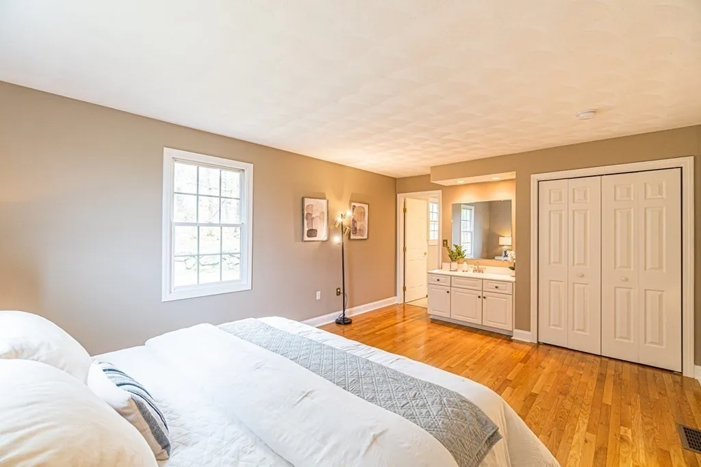 3 bed, 2 bath apartment for rent at 32 Waltham St, Woburn — photo 11 of 25