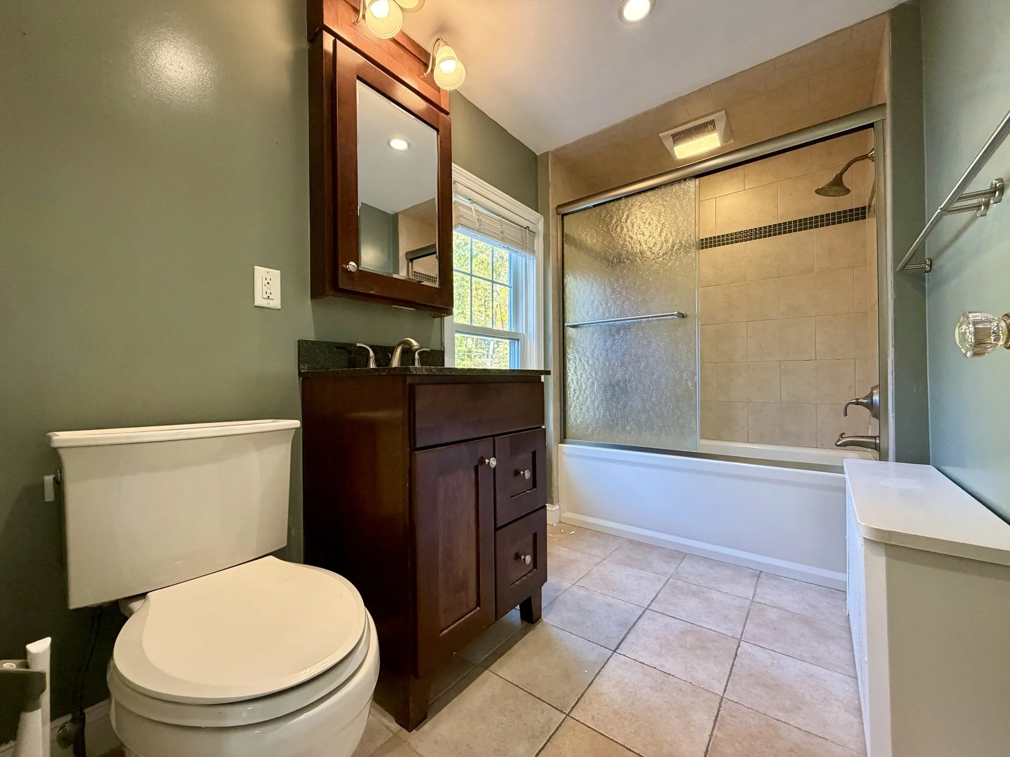 3 bed, 1 bath apartment for rent at 32 Wamsutta Ave, Worcester — photo 14 of 29
