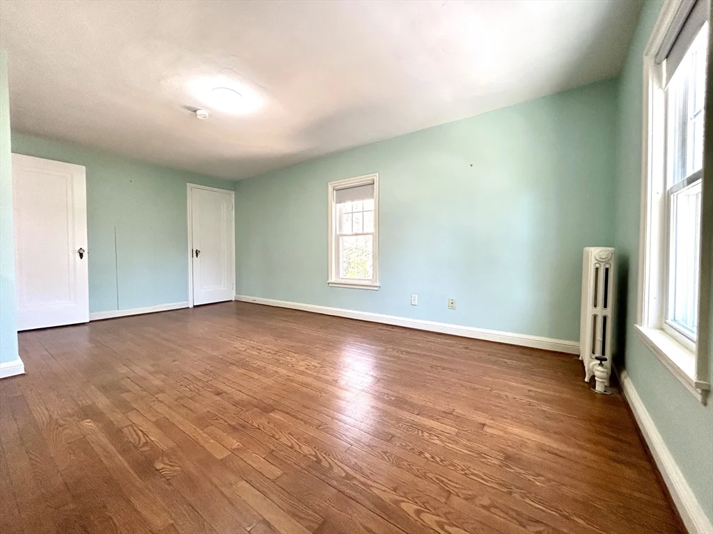 3 bed, 1 bath apartment for rent at 32 Wamsutta Ave, Worcester — photo 11 of 20