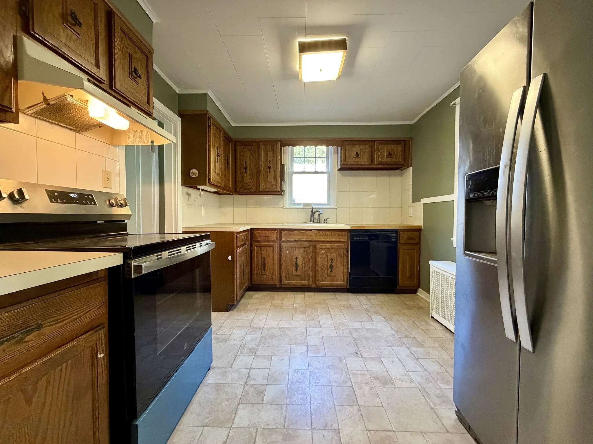 3 bed, 1 bath apartment for rent at 32 Wamsutta Ave, Worcester — photo 10 of 29