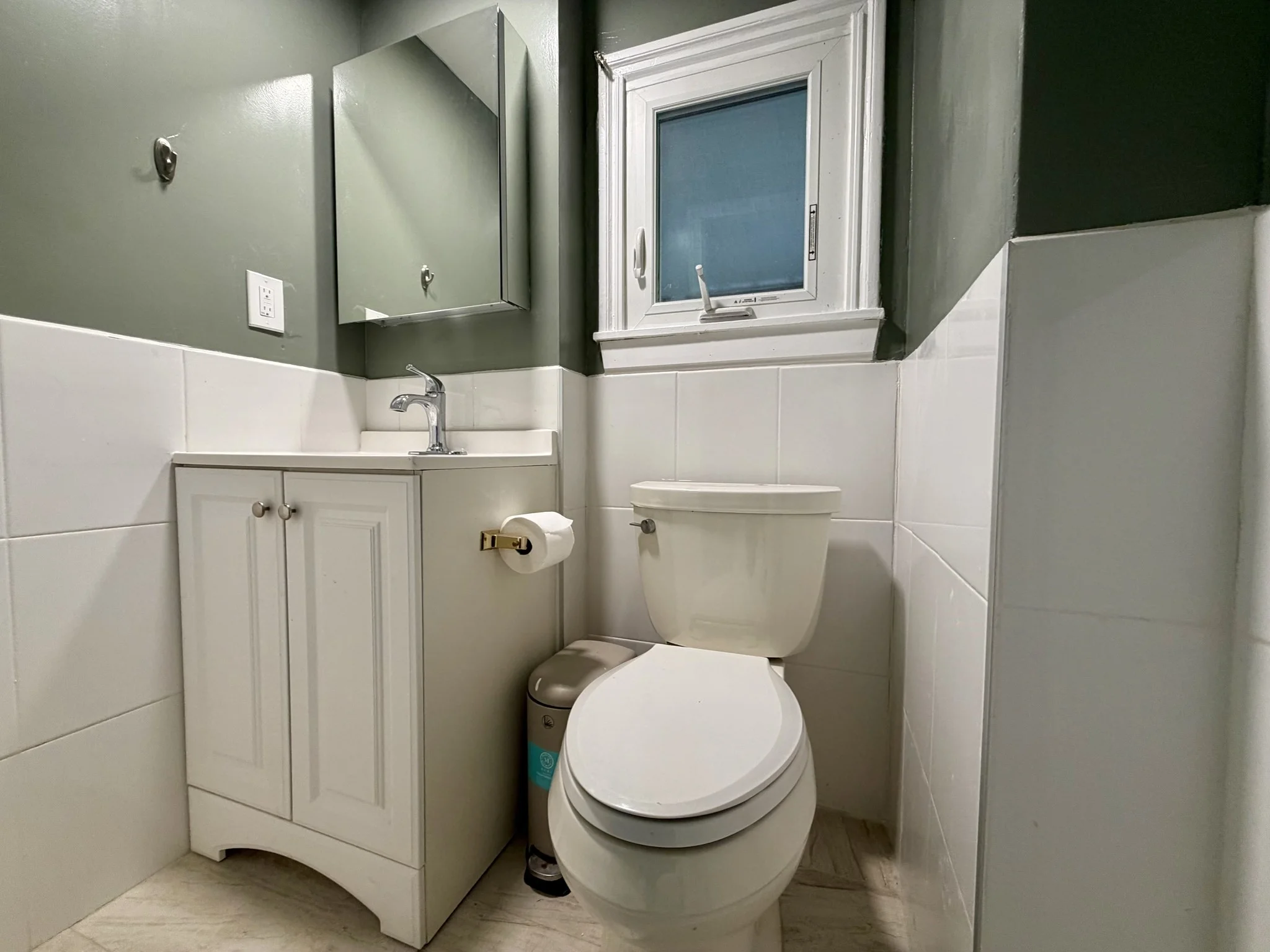 3 bed, 1 bath apartment for rent at 32 Wamsutta Ave, Worcester — photo 13 of 29