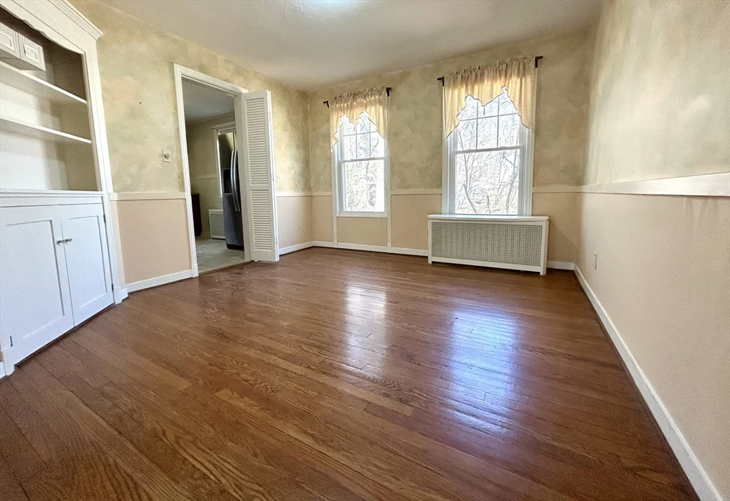 3 bed, 1 bath apartment for rent at 32 Wamsutta Ave, Worcester — photo 6 of 20
