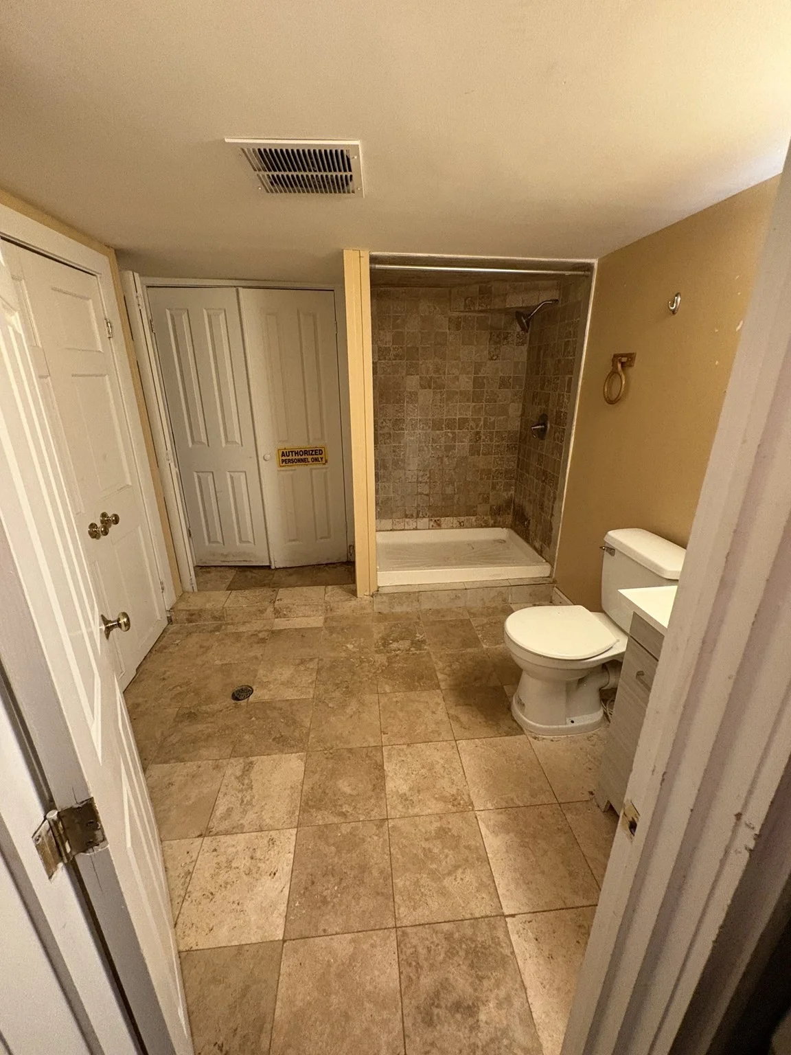 5 bed, 3 bath apartment for rent at 32 Warwick St, South End — photo 15 of 42