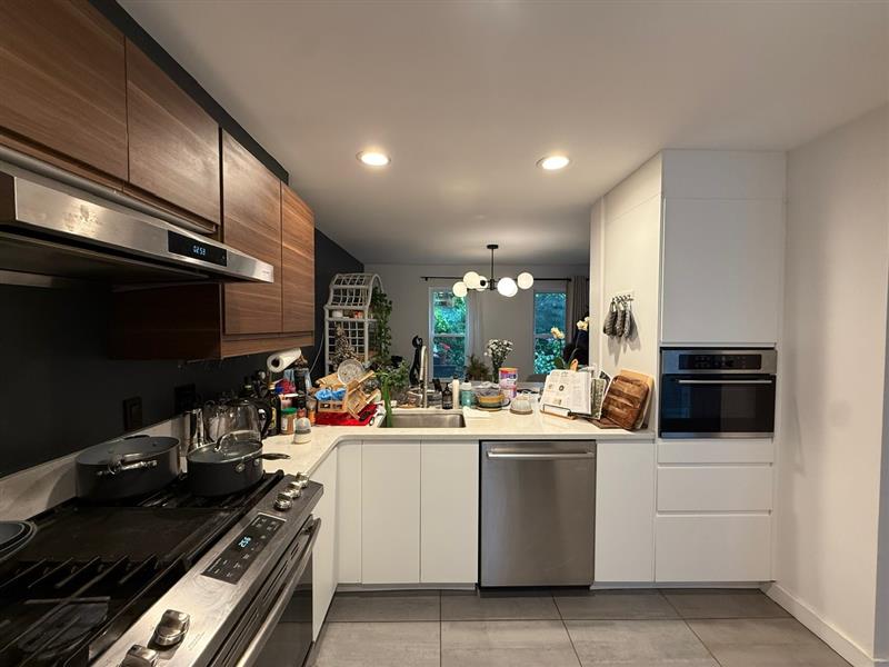 2 bed, 2 bath apartment for rent at 32 Warwick St Unit 1, Powder House Square — photo 3 of 23