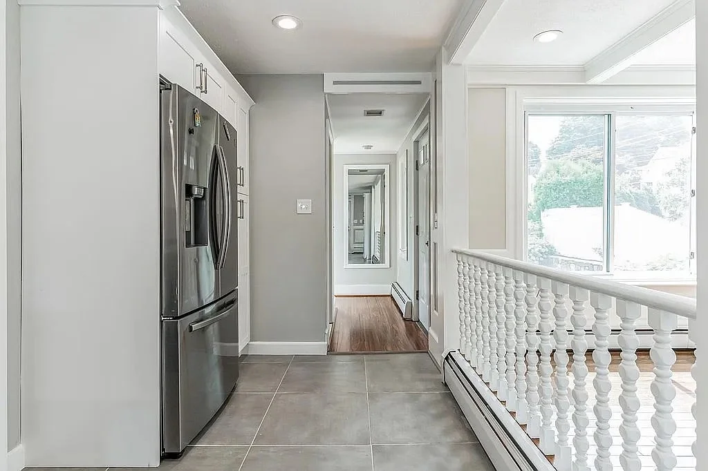 4 bed, 2 bath apartment for rent at 32 Water St, Marlborough — photo 19 of 29