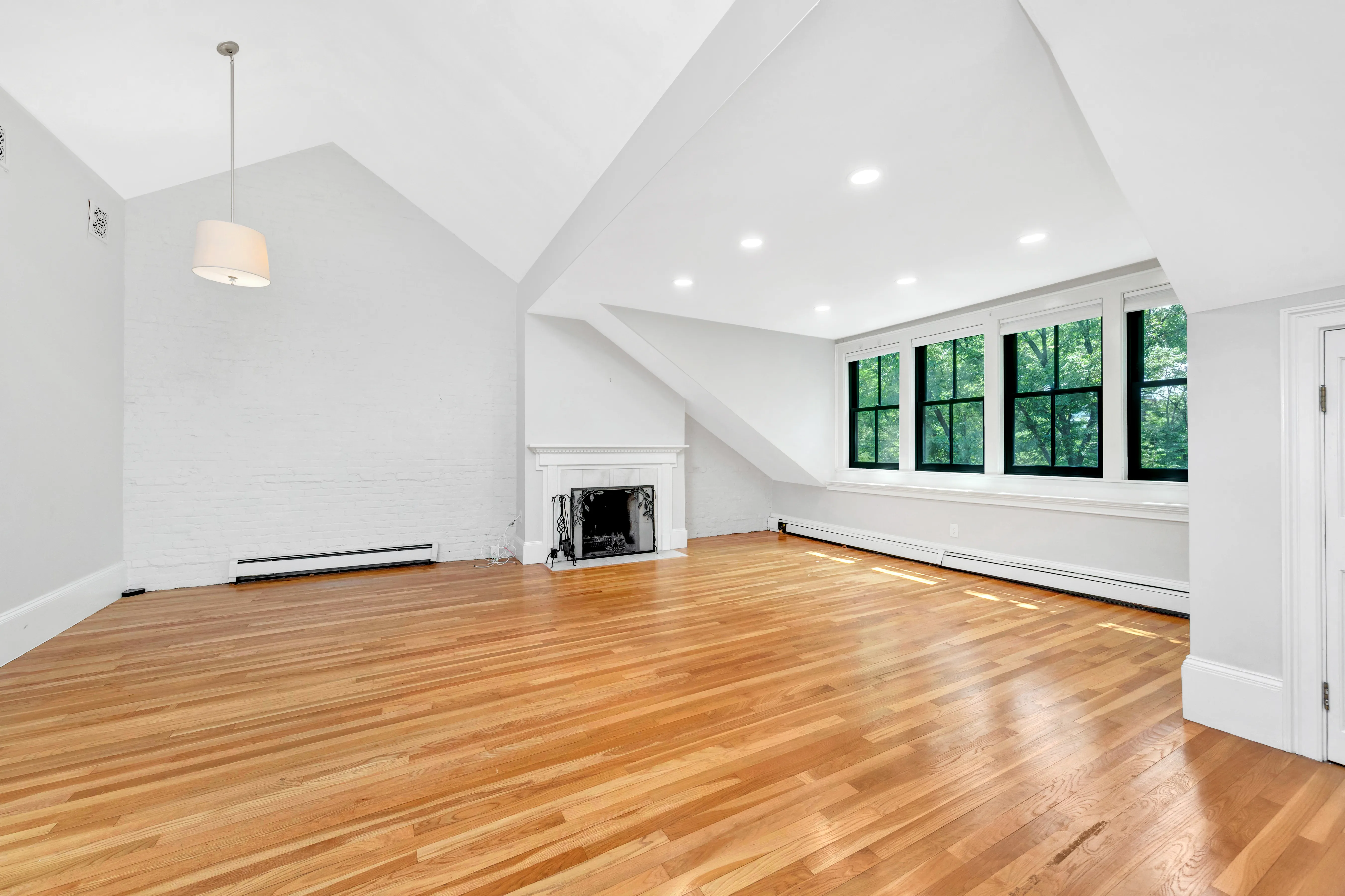 3 bed, 1.5 bath apartment for rent at 32 West Springfield St Unit 3, South End — photo 2 of 13