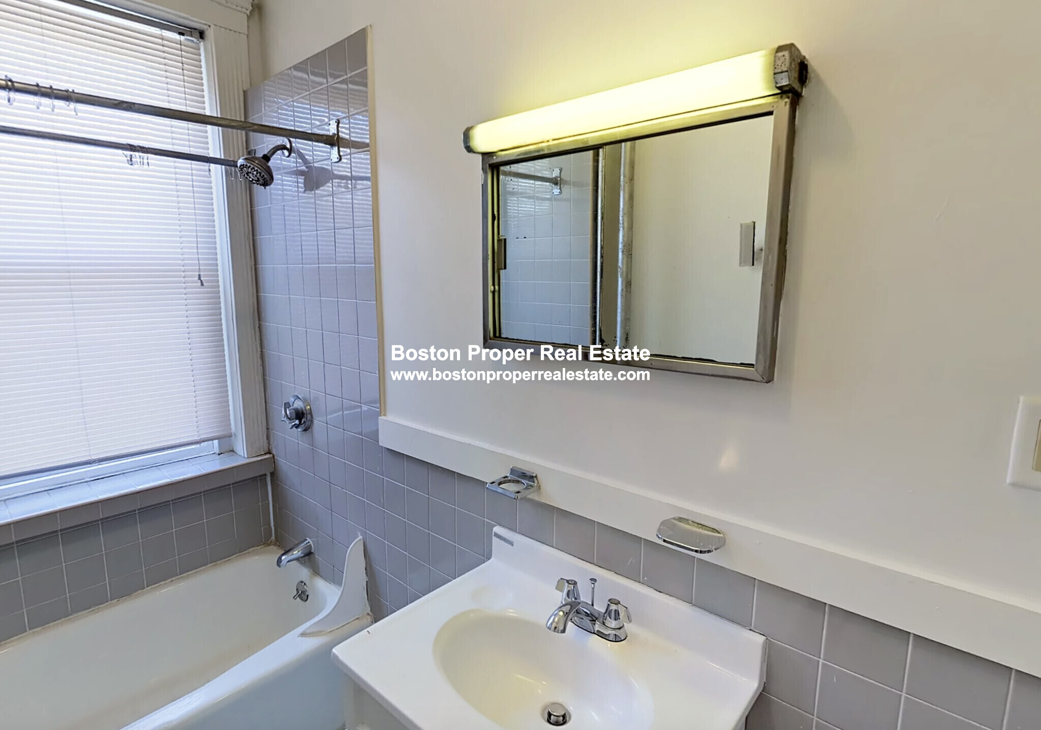 Studio bed, 1 bath apartment for rent at 32 Westland Ave Unit 13, Fenway — photo 3 of 9