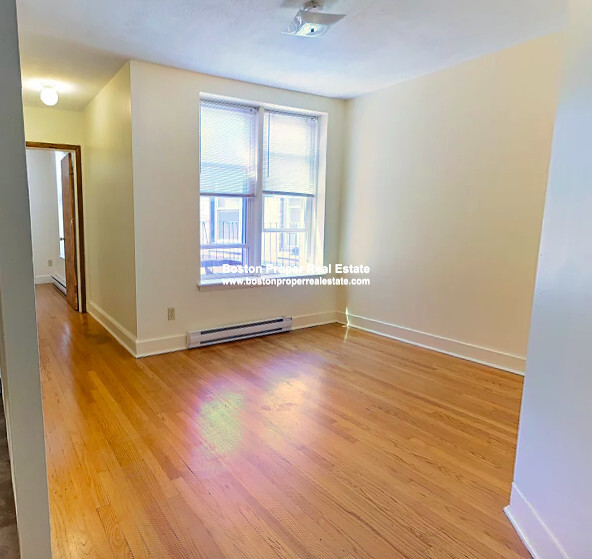 1 bed, 1 bath apartment for rent at 32 Westland Ave Unit 21, Fenway — photo 2 of 7