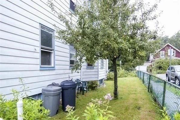 2 bed, 1 bath apartment for rent at 32 Westmount Ave Unit 1, West Roxbury — photo 13 of 15