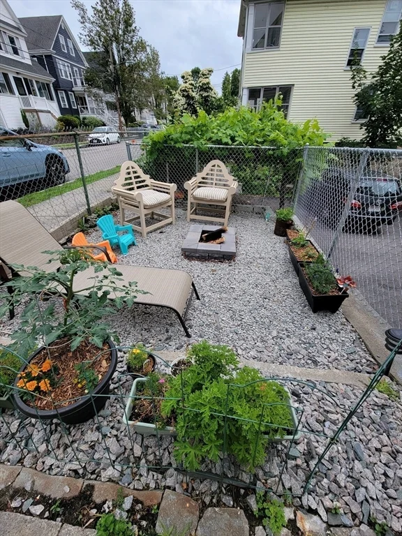 2 bed, 1 bath apartment for rent at 32 Westmount Ave Unit 1, West Roxbury — photo 14 of 15