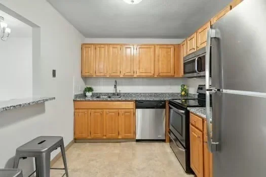 2 bed, 2 bath apartment for rent at 32 Whites Ave Unit D33, Watertown — photo 5 of 24
