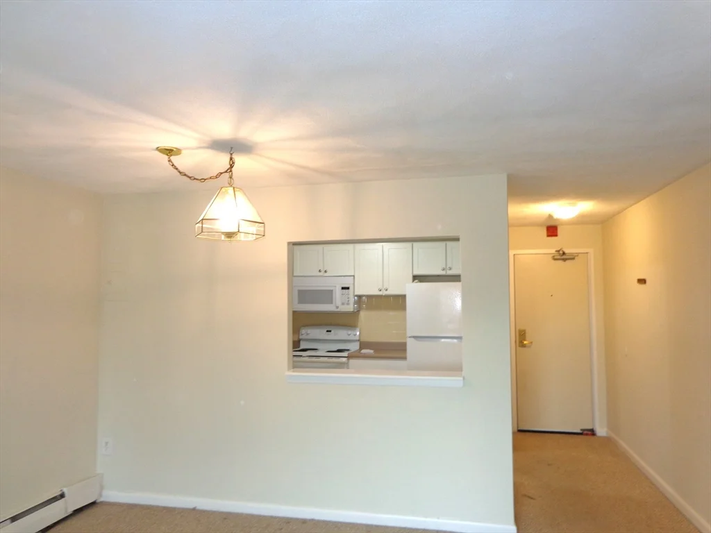1 bed, 1 bath apartment for rent at 32 Whites Ave Unit D76, East Watertown — photo 10 of 17