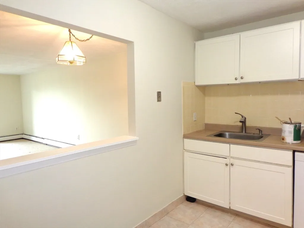 1 bed, 1 bath apartment for rent at 32 Whites Ave Unit D76, East Watertown — photo 15 of 17