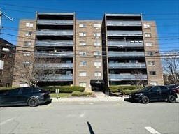 1 bed, 1 bath apartment for rent at 32 Whites Ave Unit F5505, Watertown — photo 1 of 8