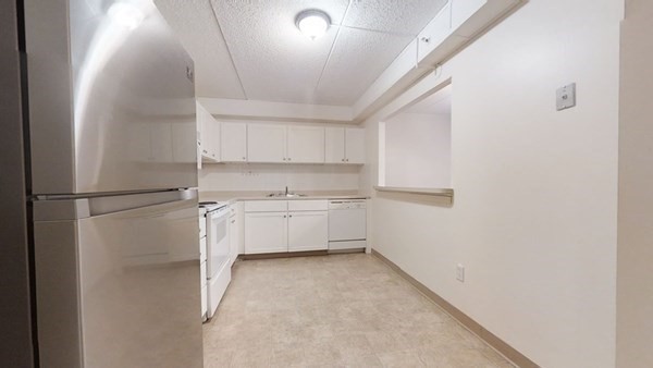 1 bed, 1 bath apartment for rent at 32 Whites Ave Unit F5505, Watertown — photo 5 of 8