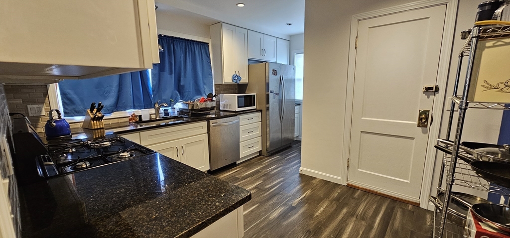 2 bed, 1 bath apartment for rent at 32 Willard Ave Unit 32, South Medford — photo 13 of 20