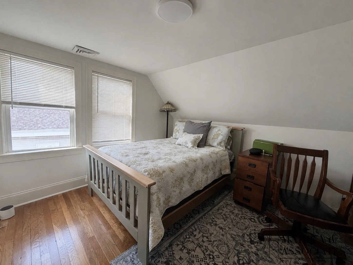 4 bed, 2 bath apartment for rent at 32 Willow St Unit 32, Newton Centre — photo 12 of 14