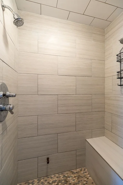 5 bed, 3 bath apartment for rent at 32 Witham St Unit B, Gloucester — photo 15 of 26