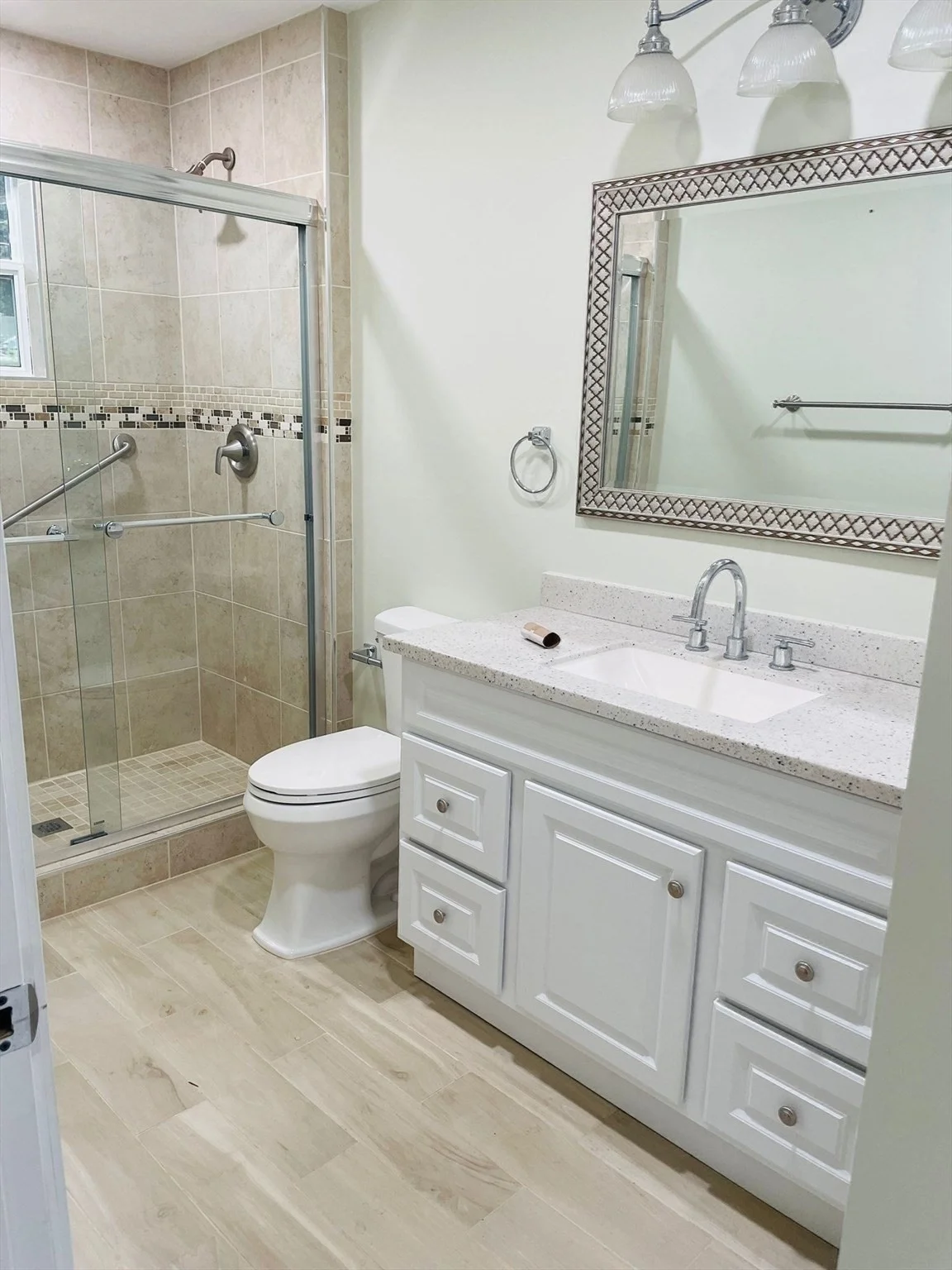 3 bed, 1 bath apartment for rent at 32 Woodford St Unit 2, Worcester — photo 6 of 14