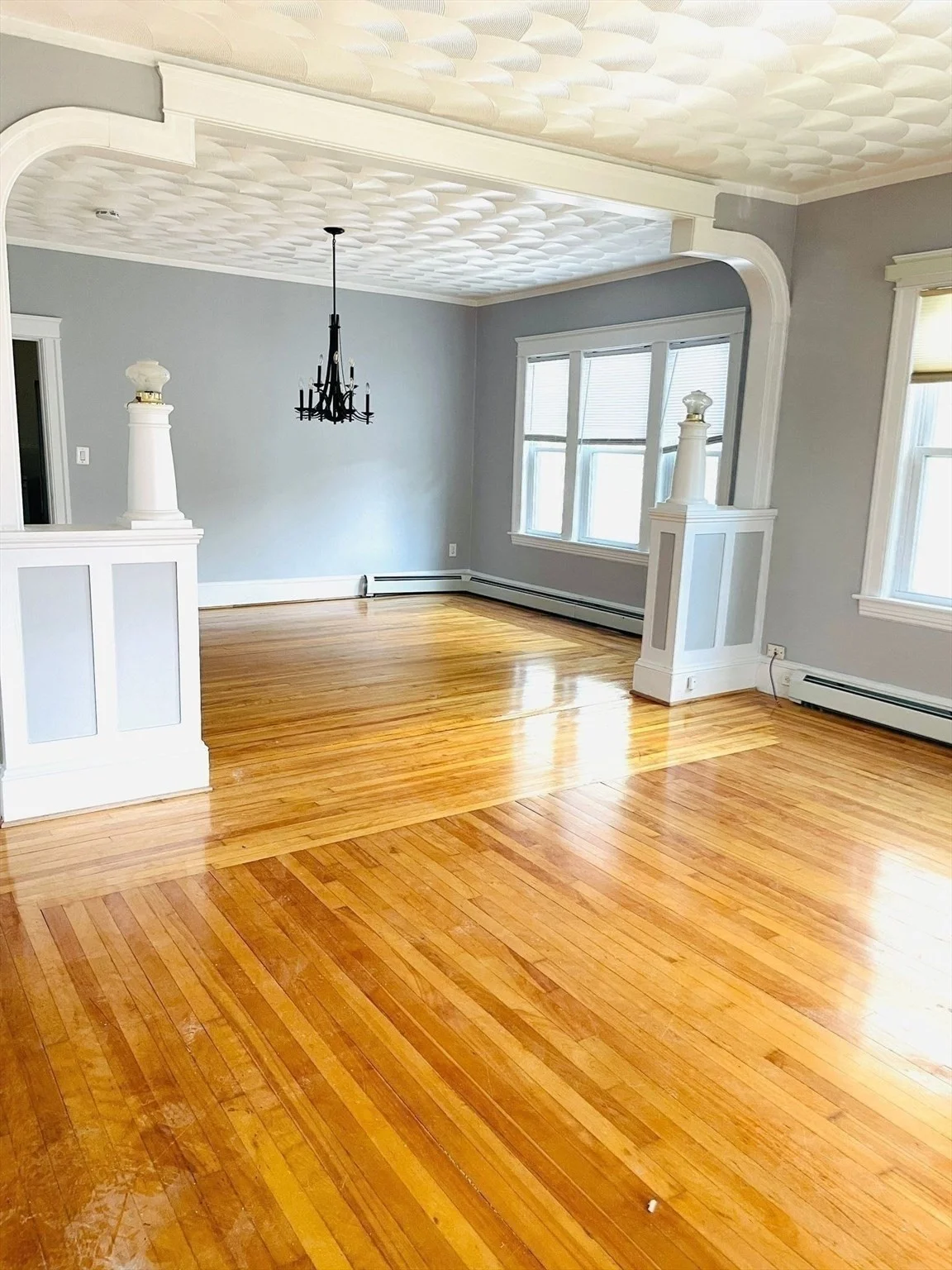 3 bed, 1 bath apartment for rent at 32 Woodford St Unit 2, Worcester — photo 1 of 14