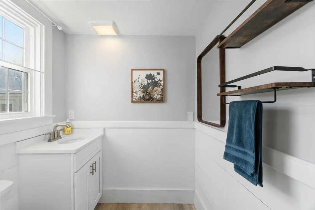 3 bed, 1 bath apartment for rent at 32 Woodside Ave, Wareham — photo 17 of 40