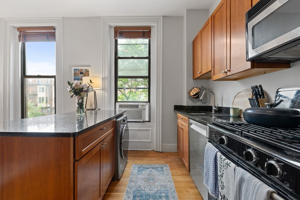 1 bed, 1 bath apartment for rent at 32 Yarmouth St Unit 2, South End — photo 5 of 20