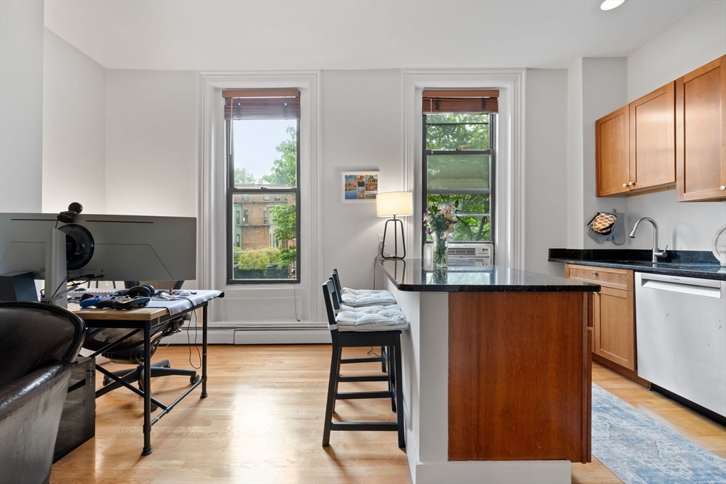 1 bed, 1 bath apartment for rent at 32 Yarmouth St Unit 2, South End — photo 3 of 20