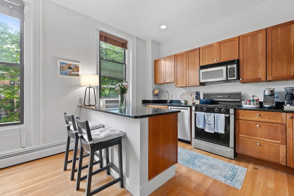 1 bed, 1 bath apartment for rent at 32 Yarmouth St Unit 2, South End — photo 1 of 20