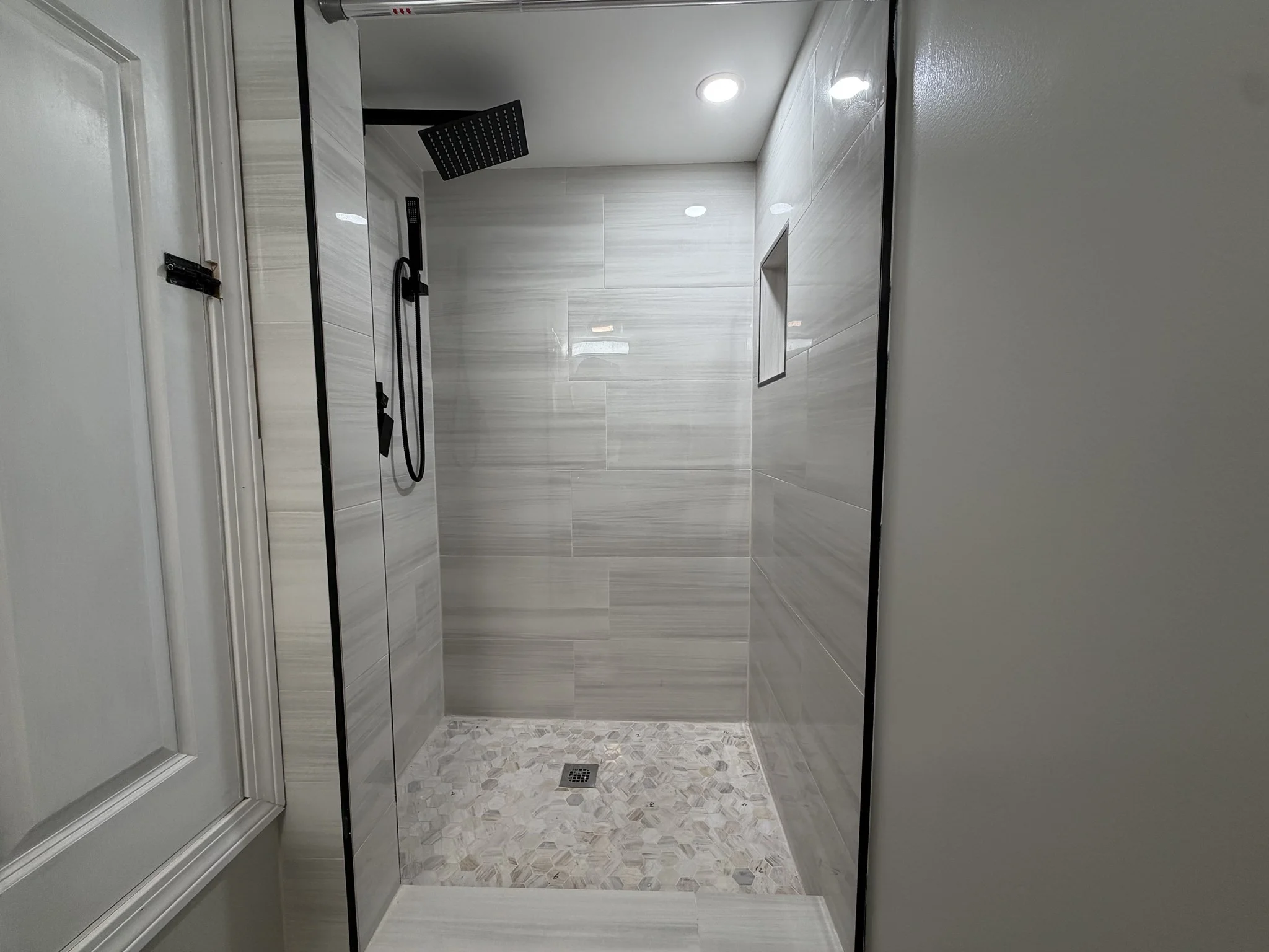 1 bed, 1 bath apartment for rent at 320-322 Wood St Unit Room A, New Bedford — photo 5 of 8
