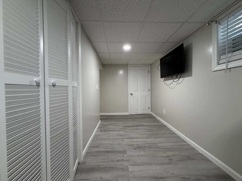 1 bed, 1 bath apartment for rent at 320-322 Wood St Unit Room A, New Bedford — photo 9 of 10