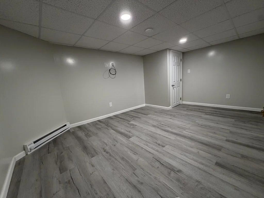 1 bed, 1 bath apartment for rent at 320-322 Wood St Unit Room A, New Bedford — photo 3 of 10