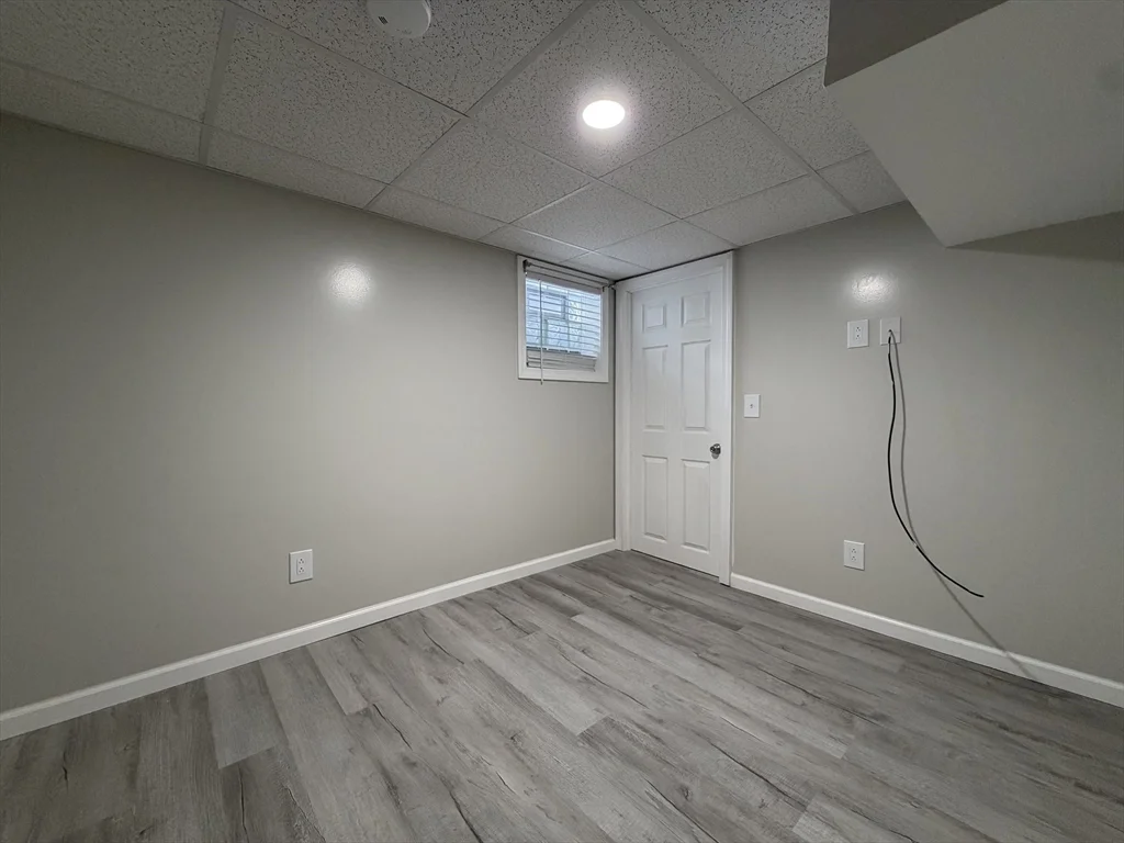 1 bed, 1 bath apartment for rent at 320-322 Wood St Unit Room C, New Bedford — photo 2 of 11