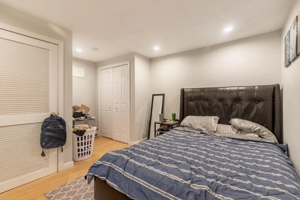 5 bed, 2.5 bath apartment for rent at 320 Athens St Unit 1, South Boston — photo 5 of 9