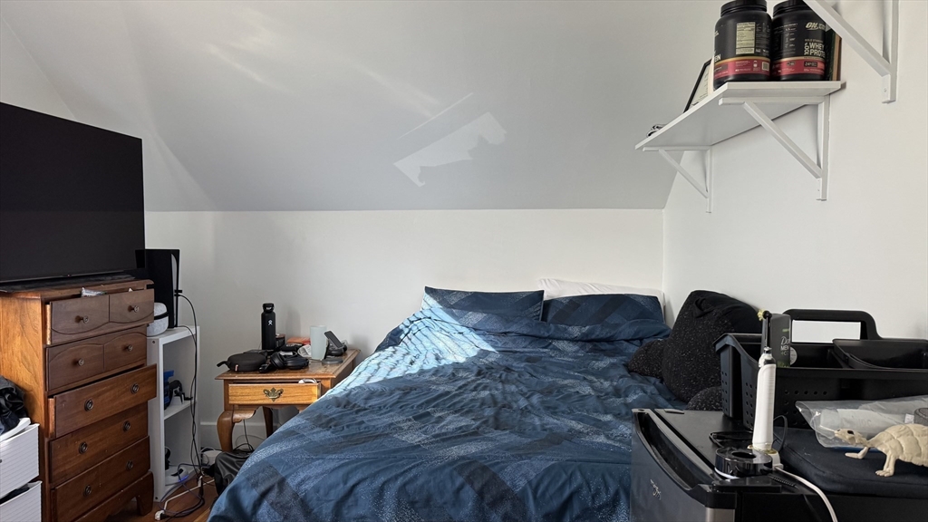 3 bed, 1 bath apartment for rent at 320 Crescent St Unit 320, South Waltham — photo 8 of 16
