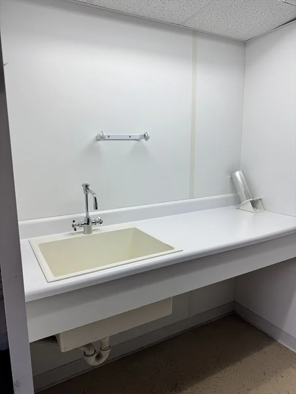 2 bed, 1 bath apartment for rent at 320 Elm St Unit 10, Southbridge — photo 12 of 12