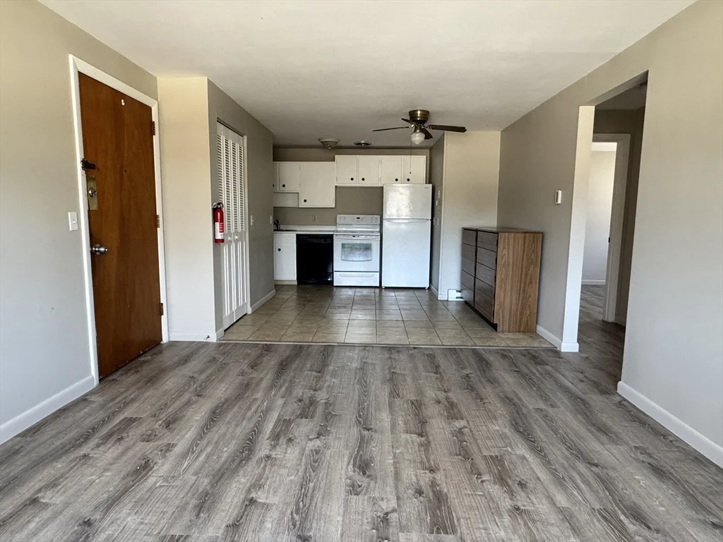 2 bed, 1 bath apartment for rent at 320 Elm St Unit 10, Southbridge — photo 3 of 12