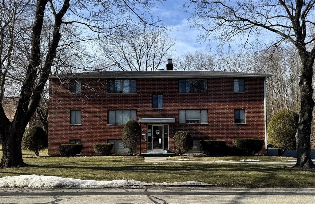 2 bed, 1 bath apartment for rent at 320 Elm St Unit 12, Southbridge