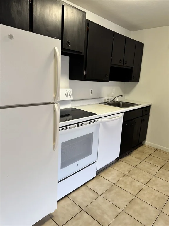 2 bed, 1 bath apartment for rent at 320 Elm St Unit 12, Southbridge — photo 6 of 15