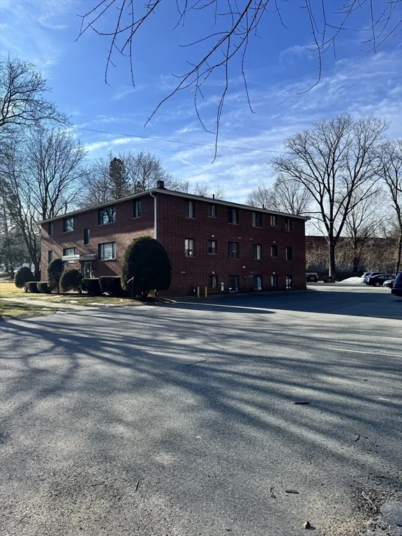 2 bed, 1 bath apartment for rent at 320 Elm St Unit 12, Southbridge — photo 15 of 15