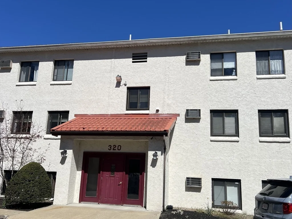 2 bed, 1 bath apartment for rent at 320 Fellsview Ter Unit 326 C, Stoneham — photo 18 of 19
