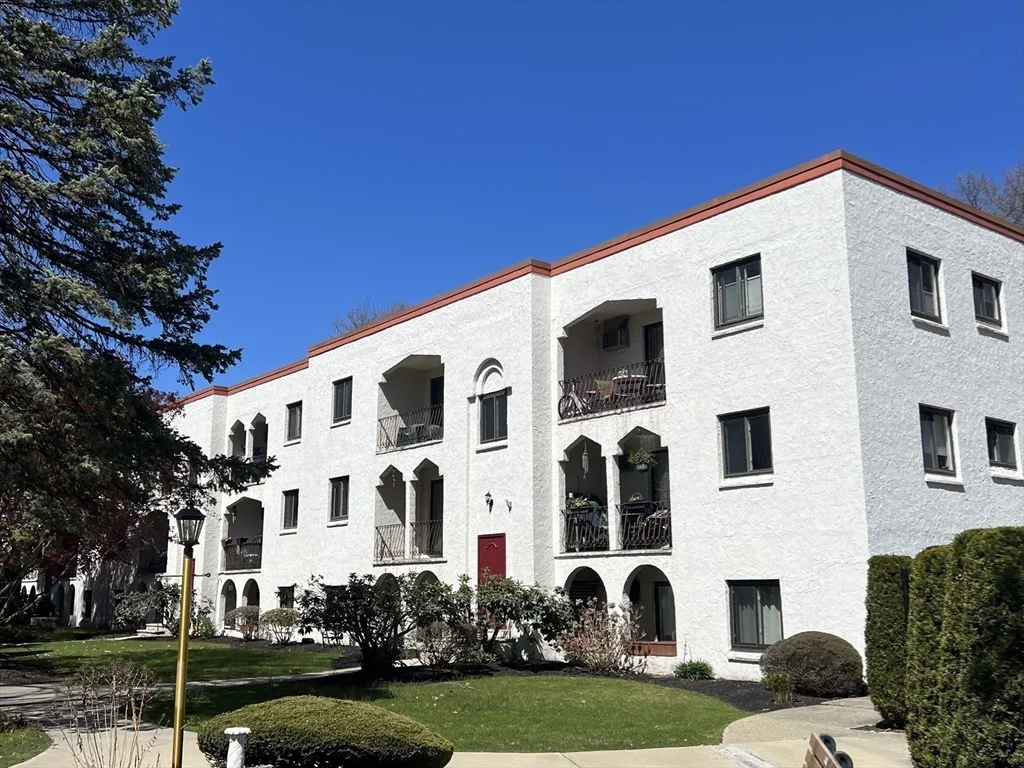 2 bed, 1 bath apartment for rent at 320 Fellsview Ter Unit 326 C, Stoneham — photo 1 of 19