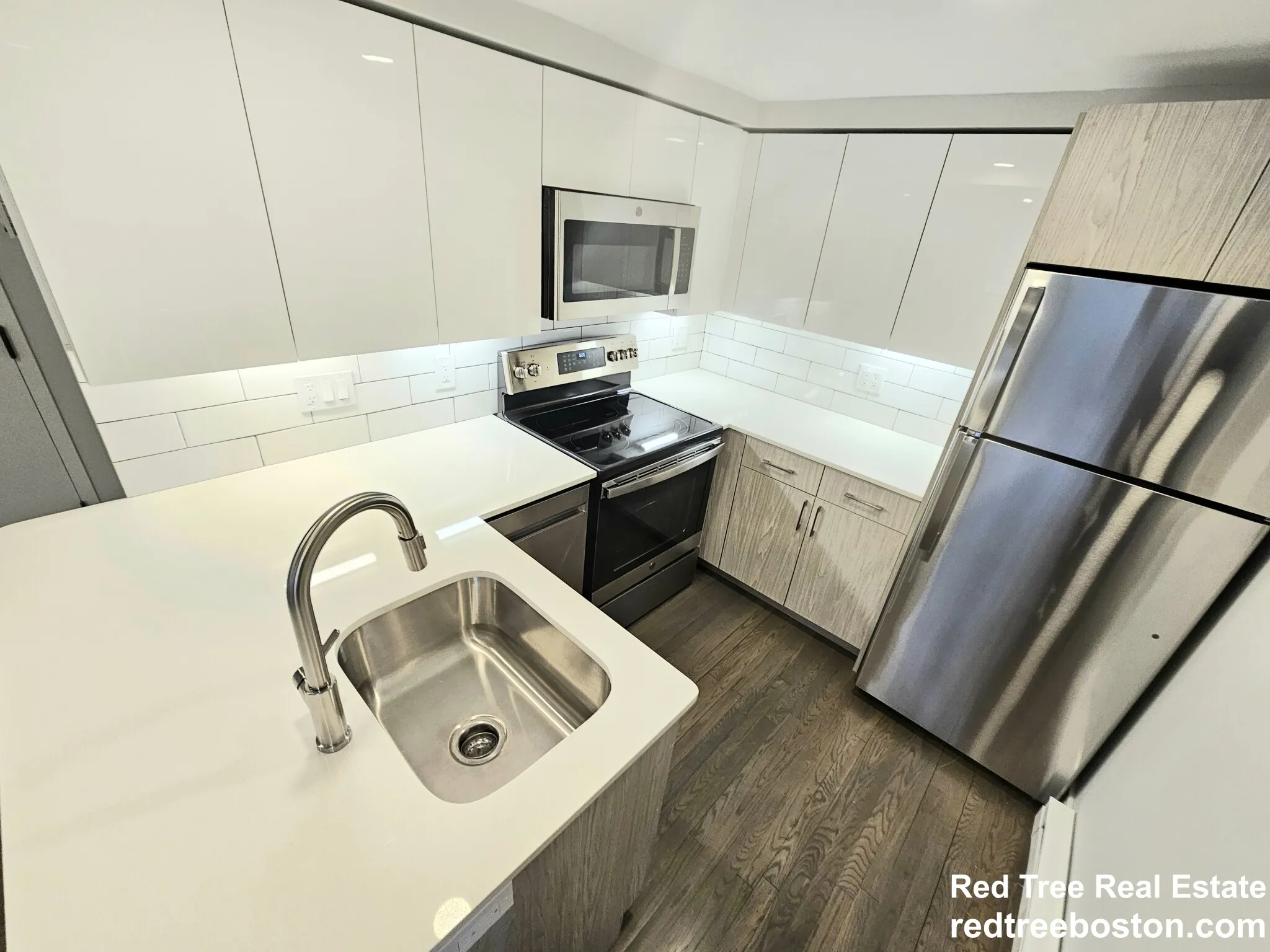 Studio bed, 1 bath apartment for rent at 320 Hammond Pond Pkwa Unit 103, Chestnut Hill — photo 3 of 12