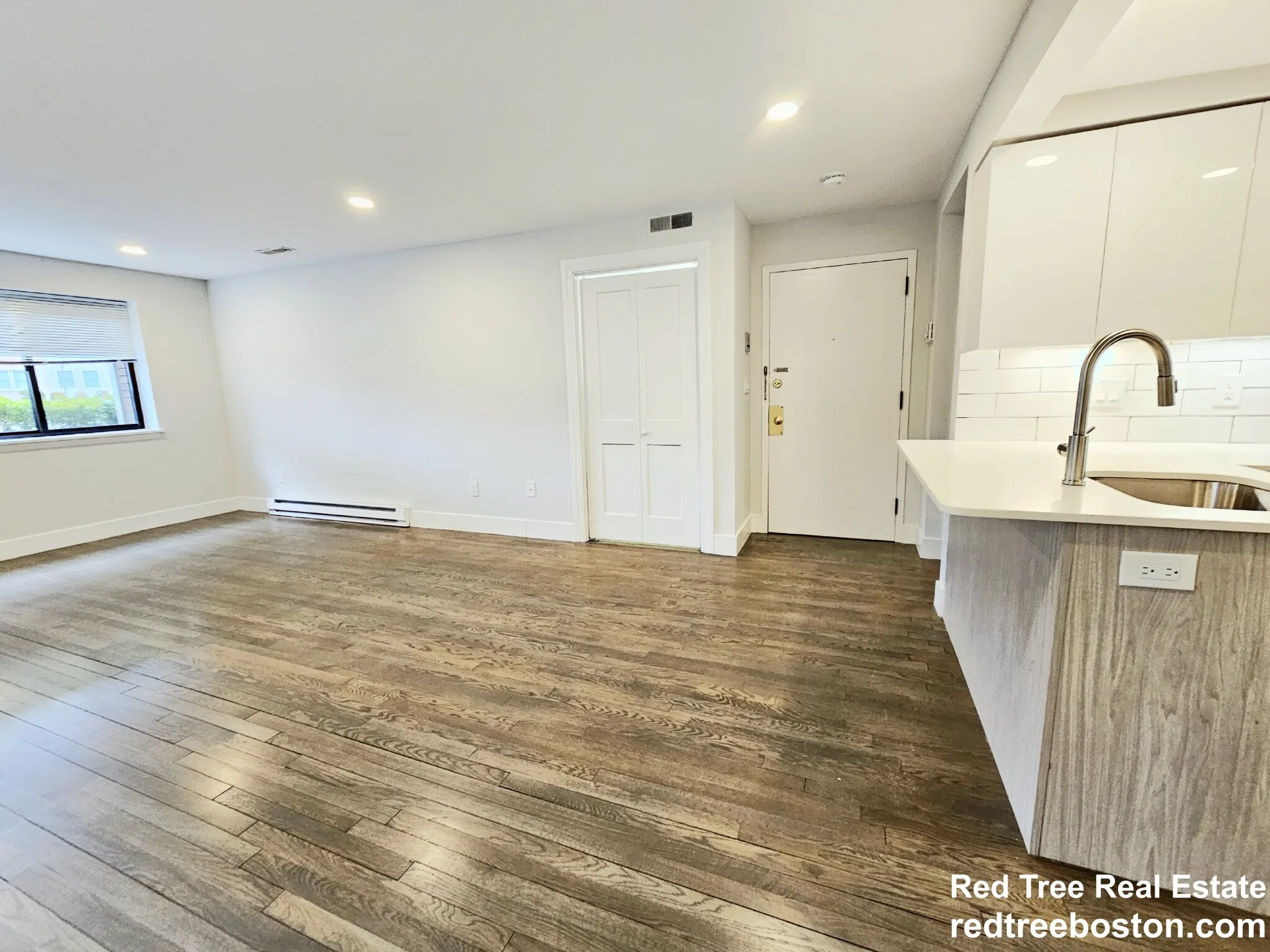 Studio bed, 1 bath apartment for rent at 320 Hammond Pond Pkwa Unit 103, Chestnut Hill — photo 4 of 12