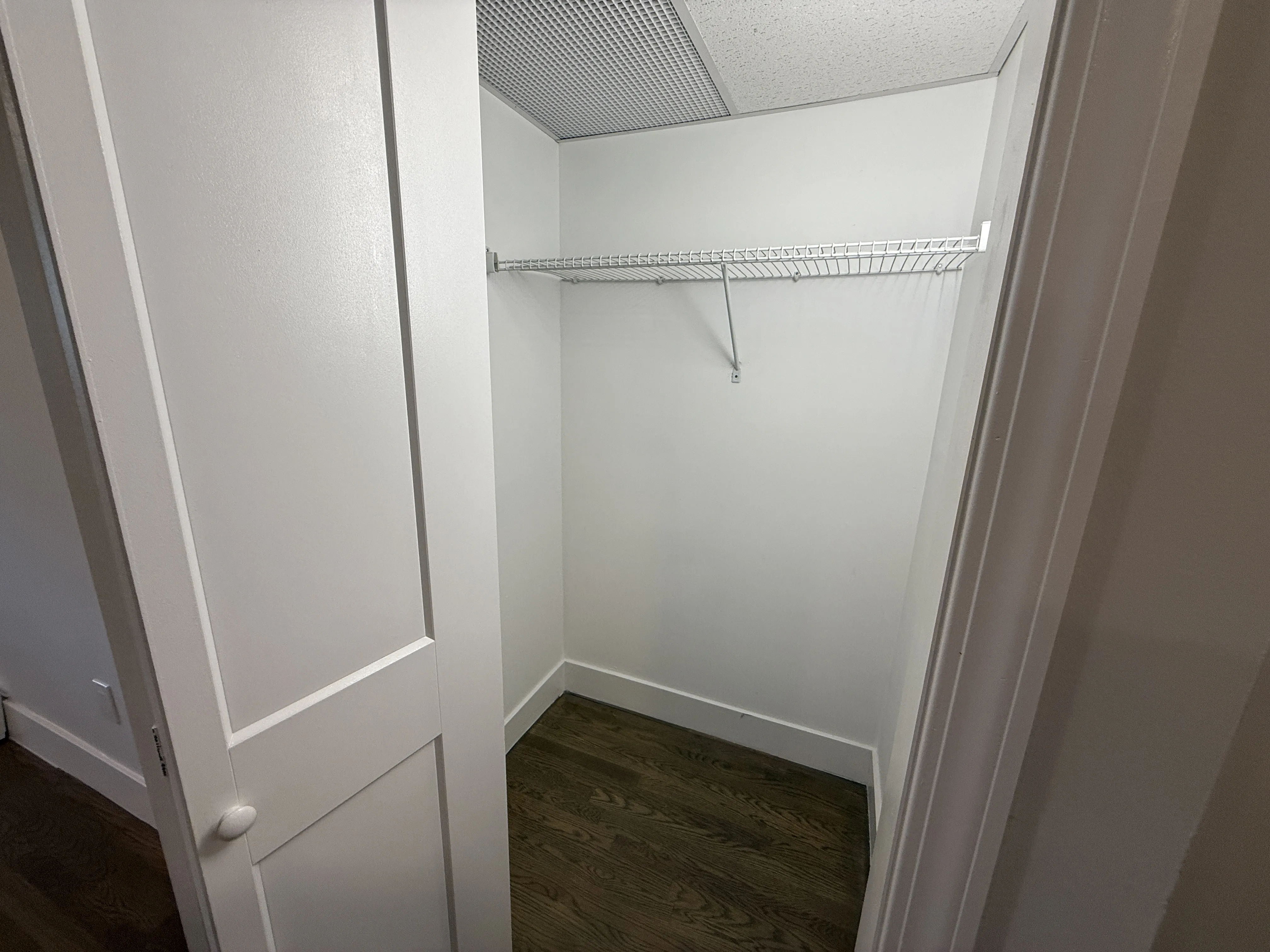 Studio bed, 1 bath apartment for rent at 320 Hammond Pond Pkwa Unit 103R, Chestnut Hill — photo 7 of 14