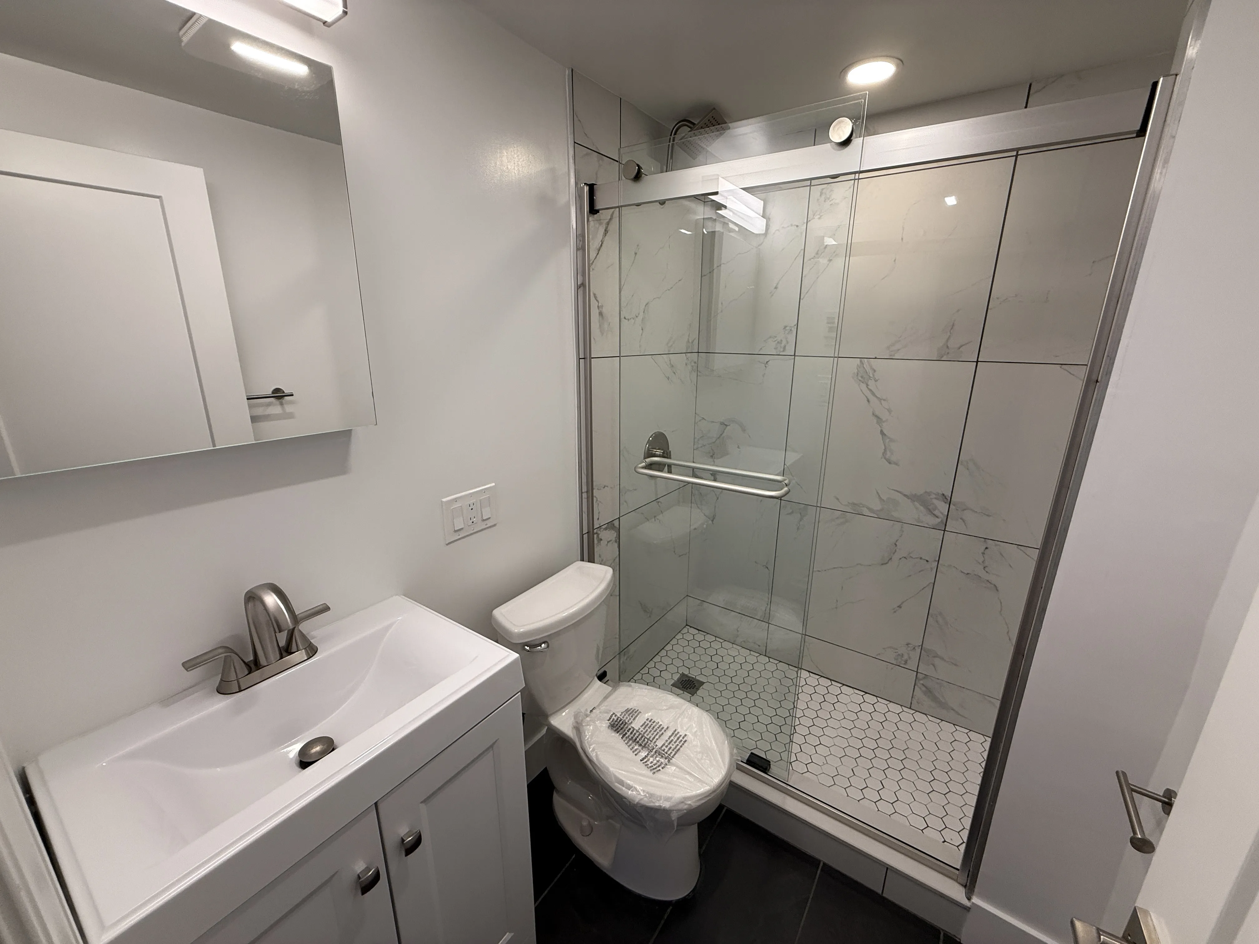 Studio bed, 1 bath apartment for rent at 320 Hammond Pond Pkwa Unit 103R, Chestnut Hill — photo 9 of 14